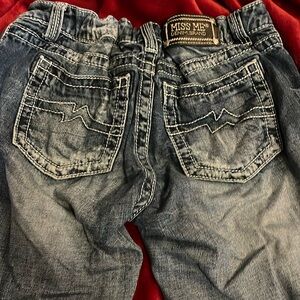 Miss me distressed boyfriend capri sz 28
